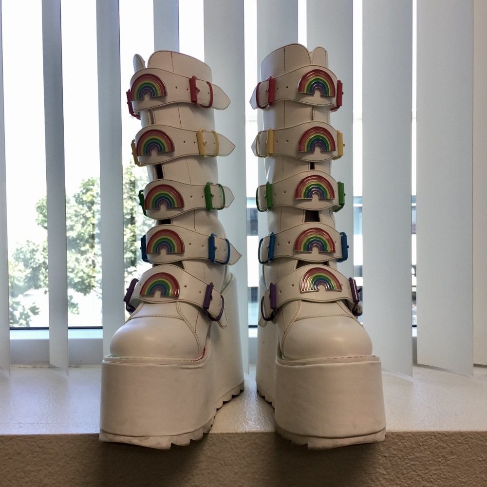 YRU White Platform Boots with Rainbow Buckles - Picture 2 of 6